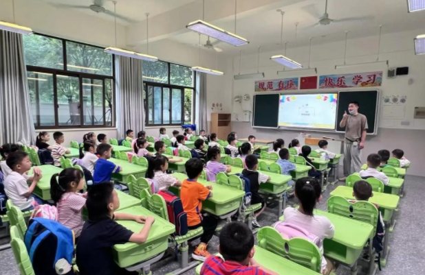 为什么同样的教育方法在学校有效在家里却失灵了不得不思考 为什么同样的教育方法在学校有效在家里却失灵了不得不思考