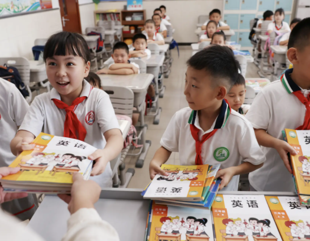 教育版图中教师始终是最中心的力气这里有深耕一线的骨干教师 教育版图中教师始终是最中心的力气这里有深耕一线的骨干教师